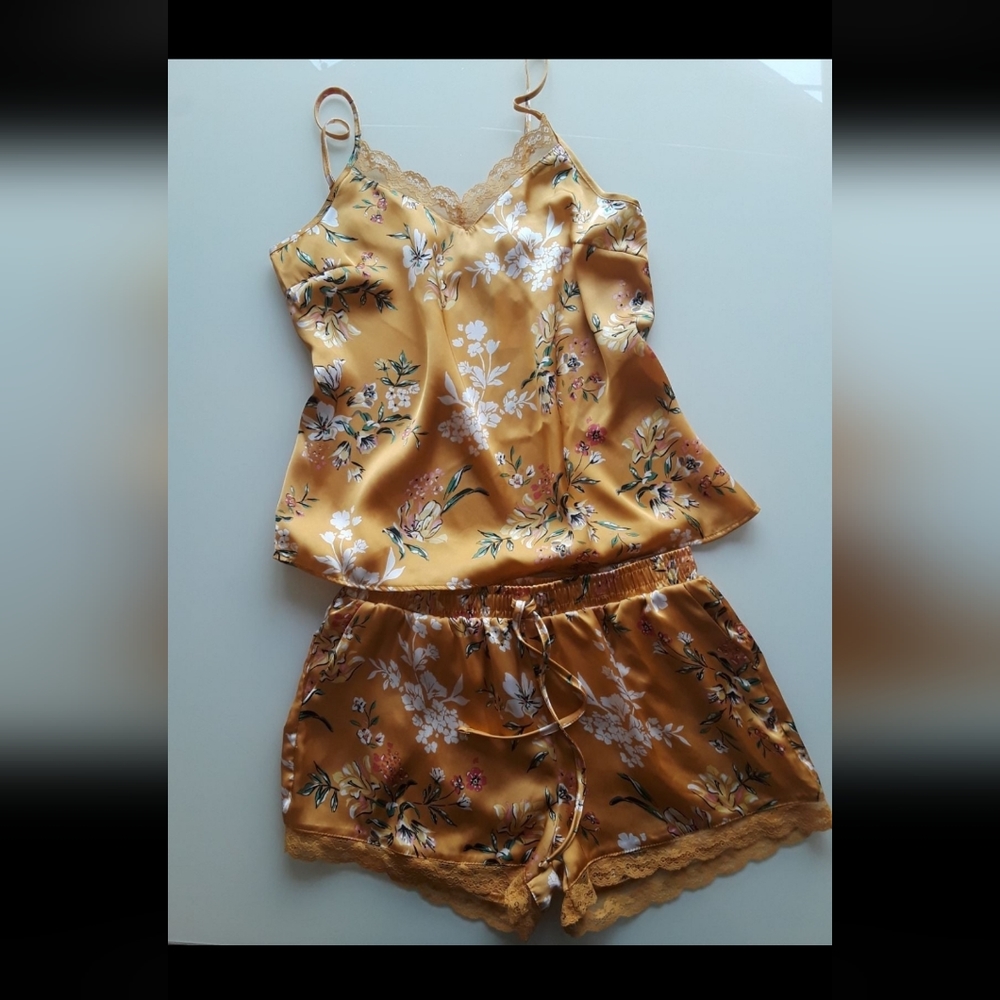 Golden Floral Satin and Lace Cami and Short Lingerie Set  XS(2/4)